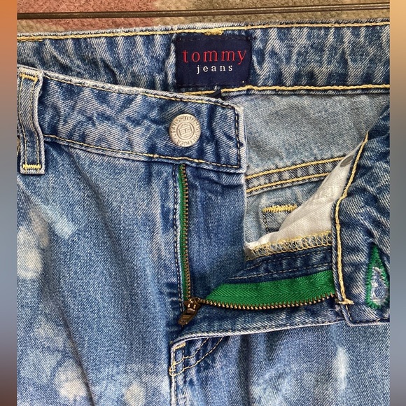 Upcycled vintage Tommy Hilfiger cut off denim shorts : OOAK dyed distressed : - Picture 7 of 16